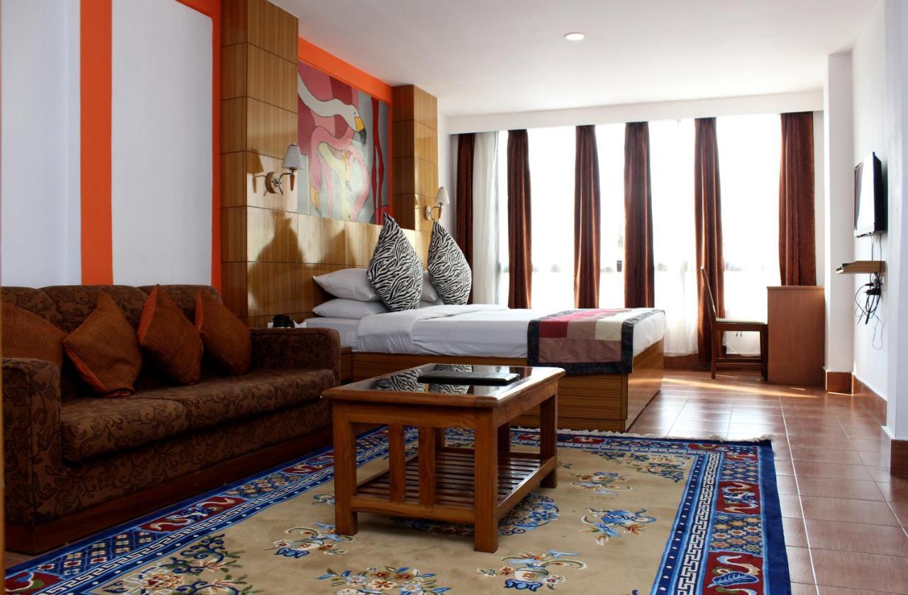 Hotel Tarayana 강토크 외부 사진