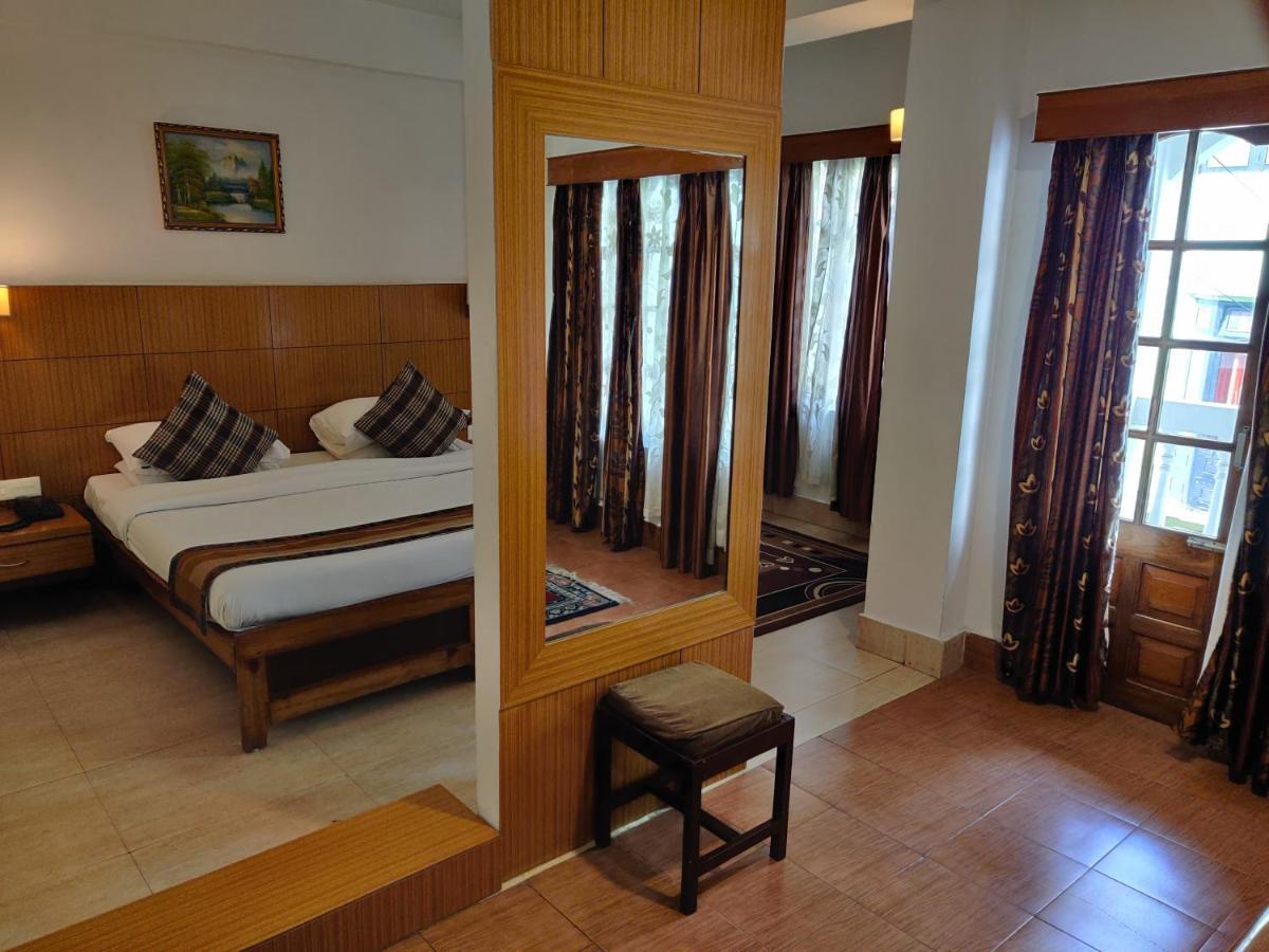 Hotel Tarayana 강토크 외부 사진