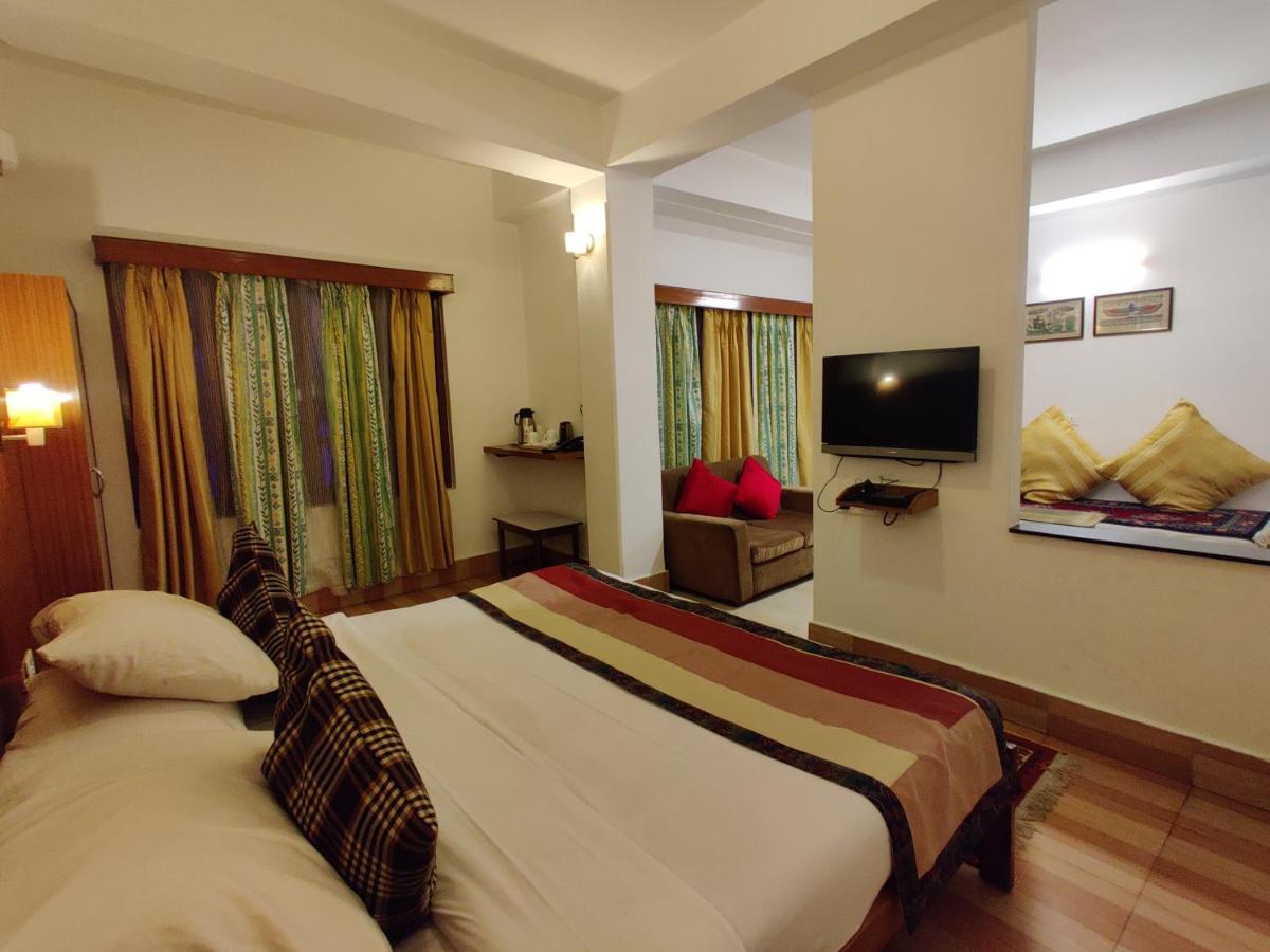 Hotel Tarayana 강토크 외부 사진
