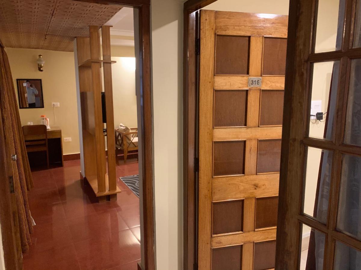 Hotel Tarayana 강토크 외부 사진