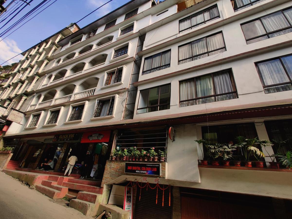 Hotel Tarayana 강토크 외부 사진